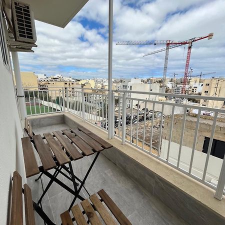 F5 Room 1, Private Double Room With Private Bathroom And Balcony In Shared Flat Msida Exterior foto