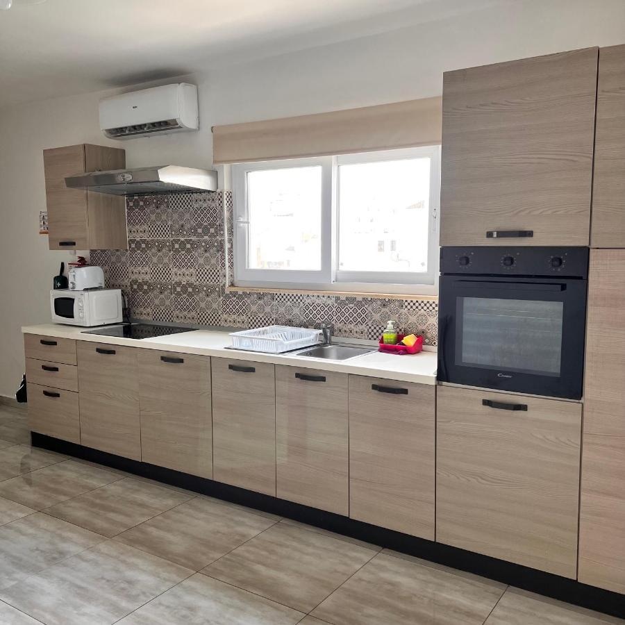 F5 Room 1, Private Double Room With Private Bathroom And Balcony In Shared Flat Msida Exterior foto